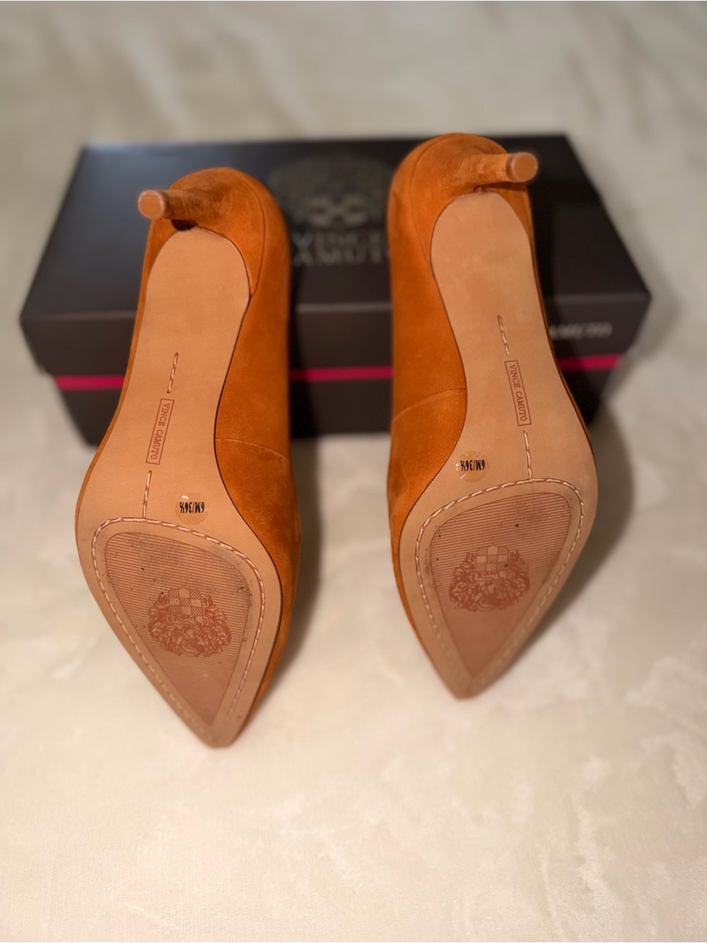 Vince Camuto Jaynita Suede Pointed Toe Pumps Autumn Cognac Heels Size 6 - Picture 8 of 11